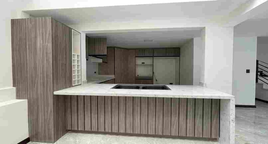 Cuenca, Azuay, 3 Dormitorios Dormitorios, ,2 BañosBaños,Case de Una Sola Familia,En venta,1244