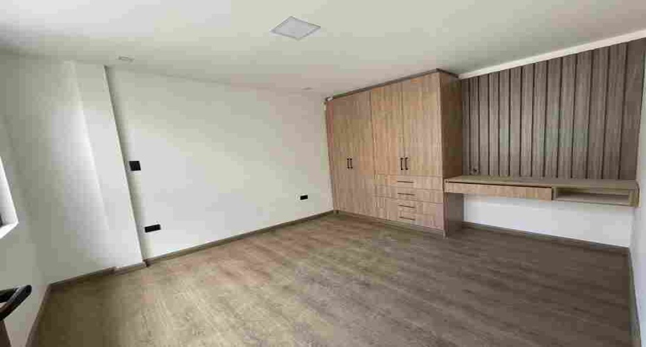 Cuenca, Azuay, 3 Dormitorios Dormitorios, ,2 BañosBaños,Case de Una Sola Familia,En venta,1244