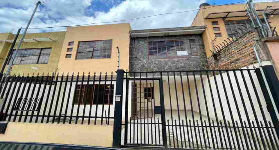 Cuenca, Azuay, 3 Dormitorios Dormitorios, ,2 BañosBaños,Case de Una Sola Familia,En venta,1246