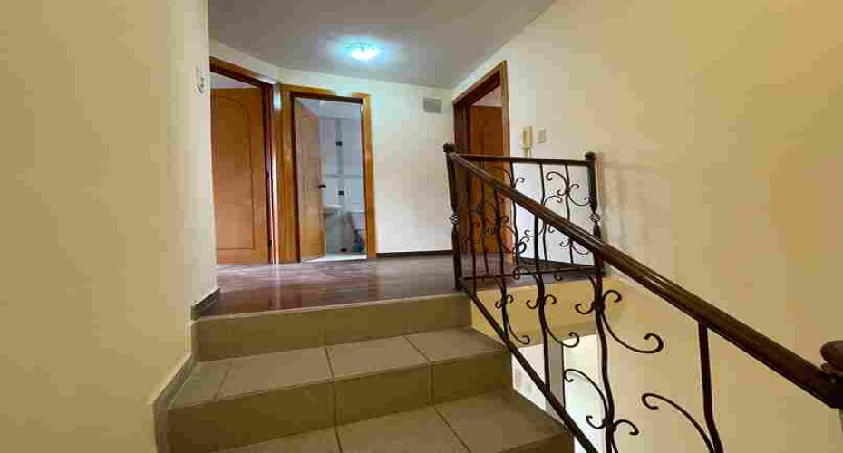 Cuenca, Azuay, 3 Dormitorios Dormitorios, ,2 BañosBaños,Case de Una Sola Familia,En venta,1246