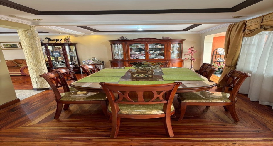 Cuenca, Azuay, 4 Dormitorios Dormitorios, ,3 BañosBaños,Case de Una Sola Familia,En venta,1612411251754396